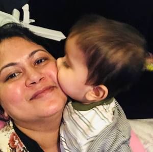 Meet your Posher, Sharoni